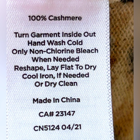 TALBOTS sP cashmere leopard sweater Looks brand new! Slightly cropped! - Picture 4 of 4